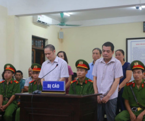 Mẹ đẻ Phó Đoàn ĐBQH Hà Giang là ai lại có thể tác động nâng điểm thi cho cháu?
