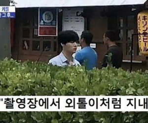 HOT: Ahn Jae Hyun lần đầu xuất hiện sau vụ ly hôn chấn động, tự cô lập với biểu cảm vô hồn trên trường quay