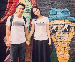 Không chỉ khoe quà người yêu tặng, Hòa Minzy còn tự hào khoe được mẹ chồng tương lai chiều chuộng hết ý