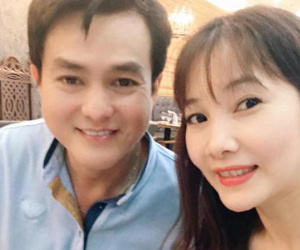 Chân dung người vợ kém 8 tuổi, kín tiếng của Cao Minh Đạt - cậu Ba Duy khét tiếng trong 'Tiếng sét trong mưa'
