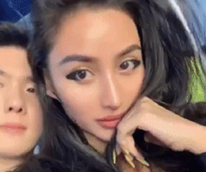 Meo Meo hốt hoảng vì bị trai Hàn 'tấn công' khi đang quay story, hot mom chê thẳng vì tội ghẹo gái mà còn makeup đậm!