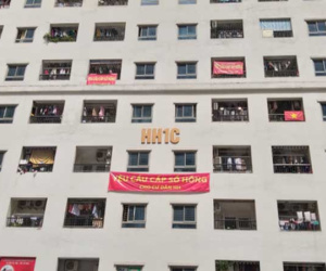 Hà Nội: Cư dân chung cư HH Linh Đàm 'ông Thản' đồng loạt treo băng rôn đòi sổ hồng