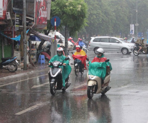 Dự báo thời tiết hôm nay: Đề phòng xảy ra lốc, sét và gió giật mạnh