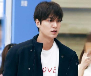 Sau khi táo bạo khoe vòng 3 gợi cảm, Lee Min Ho lại trở về hình ảnh bạch mã vạn người mê