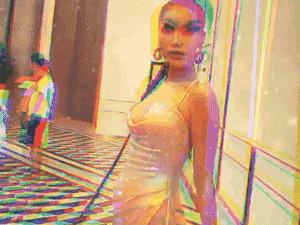 Ai chơi lại Minh Tú: Diện đầm xẻ cao đến mức không thể hiểm hóc hơn mà chẳng hề phô, chỉ thấy sexy 'bức người'