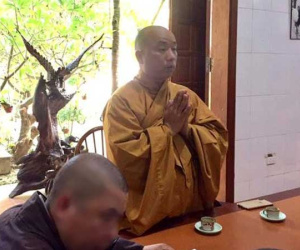 'Nếu phật tử cúng tượng ngọc hàng tỉ đồng cho thầy Toàn đặt ở chùa thì đó là tài sản của chùa'