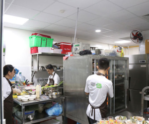 Gần 90% khách đặt thức ăn qua ứng dụng, Grab toan tính điều gì khi mở nhà hàng, quán cafe đầu tiên ở Việt Nam?