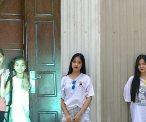 Cặp chị em hàng xóm khoe ảnh dậy thì thành công, dân mạng quyết liệt phản đối vì rõ ràng xinh từ nhỏ
