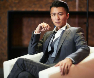 Con trai cả của Tạ Đình Phong công khai nói bố không xứng với Trương Bá Chi