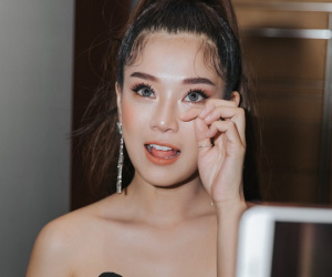 Phim tràn ngập cảnh 18+ được ra mắt sau nhiều lần hoãn chiếu, Hoàng Yến Chibi khóc nức nở vì xúc động
