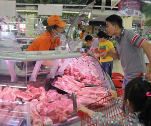 Giá heo tăng chóng mặt, thương lái lùng mua