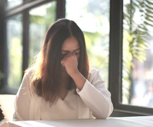 Đến nhà người yêu chơi, tôi thắp hương cho mẹ anh nhưng lại rụng rời nhận ra người phụ nữ quen thuộc với mình hơn 20 năm nay