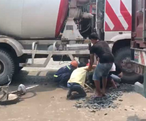 Mẹ bị tai nạn giao thông, các con đến hiện trường gào khóc: 'Về ăn cơm với con, mẹ ơi!'