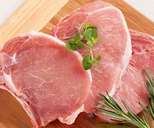 Giá thịt lợn hơi đắt kỷ lục, chạm mốc 70.000 đồng/kg