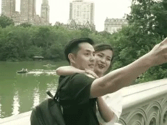 Đến bây giờ câu chuyện đằng sau màn cầu hôn 'huyền thoại' ở New York của Ông Cao Thắng và Đông Nhi mới được hé lộ qua vlog du lịch của 1 người bạn đi cùng