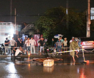 Bình Dương: Vừa ra khỏi quán nhậu thì bị ngã, 3 thanh niên bị xe tải tông thương vong