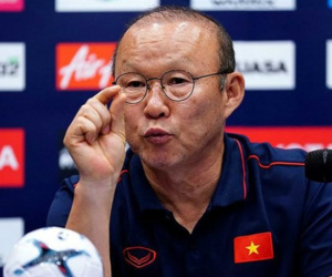 HLV Park Hang Seo: 'Sân bãi Indonesia không tốt'