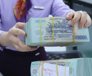 Tiền dồi dào, kênh cầm cố vẫn phải sử dụng