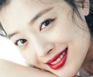 Fan 'rùng mình' nhớ lại tâm sự cuối cùng của Sulli trên truyền hình trước khi qua đời: 'Cuộc sống của em đang cực kỳ trống rỗng'