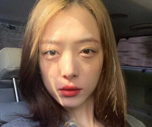 Công ty SM Entertainment chính thức lên tiếng thông báo về cái chết bất ngờ của Sulli