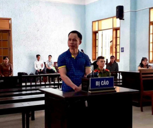 Thầy giáo hiếp dâm nữ sinh lớp 8 sau khi giả vờ hỏi đường