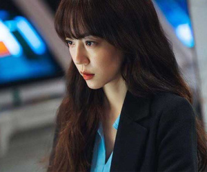 Nửa đêm chồng nghe điện thoại rồi vội vàng ra khỏi nhà, sáng hôm sau anh trở về, quần áo lấm lem vết máu và thú nhận một chuyện khó tin khiến tôi bức bối vô cùng