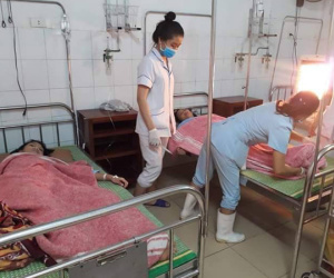 Nghệ An: Bị sét đánh trên đường đi học về, 5 học sinh nhập viện