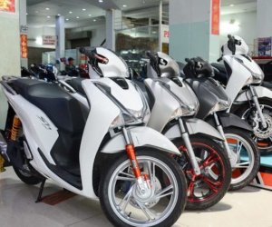 Xe máy ế ẩm cả năm, hãng xe vẫn lãi lớn