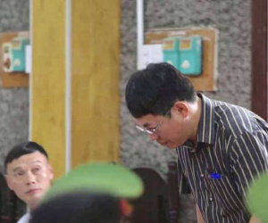 Phó chủ tịch TP Sơn La 'nhờ xem điểm', con cháu đều đỗ Học viện An ninh