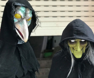 'Ma quỷ' Halloween xuống phố Hàng Mã: Càng kinh dị càng đắt tiền