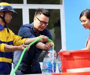 Vụ nước có mùi hôi ở Hà Nội: Viwasupco đã 'qua mặt' khách hàng như thế nào?