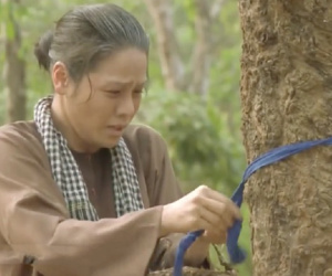Khán giả bức xúc vì Tiếng sét trong mưa ngày càng dài dòng, Thị Bình đi lạc trong vườn cao su hết... nửa tập 39!