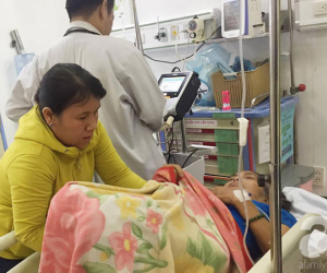 Đang rửa chén, người phụ nữ bất ngờ ngã ra đất méo miệng, liệt nửa người vì căn bệnh vô cùng nguy hiểm