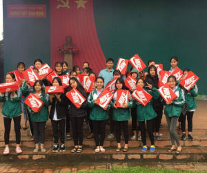 20/10 tặng mỗi bạn nữ trong lớp một đôi giày Nike, tính ra cũng mấy chục triệu, lớp học chất chơi nhất đây rồi