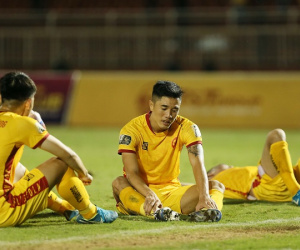 Thua thảm ngay trên sân nhà, Thanh Hóa phải đua trụ hạng với Khánh Hòa