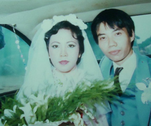 'Hot girl Sài Gòn' và đám cưới hoành tráng 30 năm trước: Màn 'cướp người yêu' ngoạn mục nhờ cái quỳ gối cùng lời dọa dẫm của chàng trai quá si tình