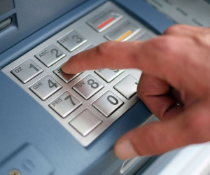 Các thủ đoạn lừa đảo cực tinh vi hòng chiếm dụng tiền trong ATM và thẻ tín dụng khiến bao người mất tiền oan