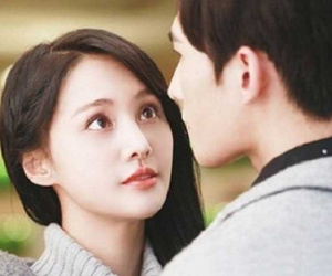 Đặt ghi âm trong phòng bạn trai rồi ra về, tôi 'vỡ tim' khi nghe được giọng mẹ kế