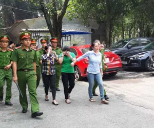 Hy hữu 2 phạm nhân viết đơn giải oan cho bà 'trùm'