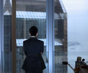 Biết điểm yếu của tôi là thương chị gái, anh rể suốt ngày đem chị ra hù dọa buộc tôi phải nghe theo lời đề nghị của anh khiến tâm trạng bức bối vô cùng