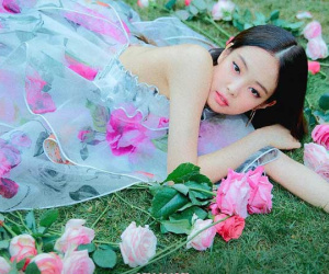 7 màu son làm nên diện mạo siêu xinh siêu sang của Jennie (BLACKPINK), ngắm rồi bạn sẽ muốn thử bằng hết