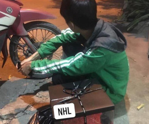 Giục shipper giao hàng nhanh hứa 'bo' thêm tiền, nam khách hàng bỗng nhiên 'mất hút' khiến cư dân mạng phải 'dằn mặt': Coi chừng nghiệp quật!