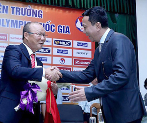 VFF lo xong tiền lương, thầy Park chờ... cú hích mới gật