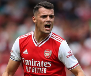 Bị chê trẻ con, sao Arsenal đáp trả Evra cực gắt