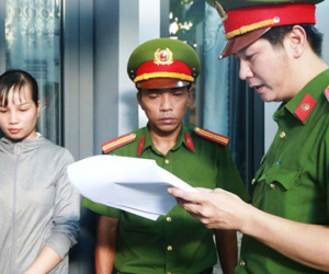 Vợ cựu công an bị bắt vì lừa đảo: Nợ ngập đầu vẫn mua nhà mới, xe sang