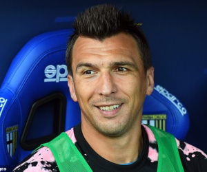 Mandzukic chấp nhận giảm nửa lương để tới MU