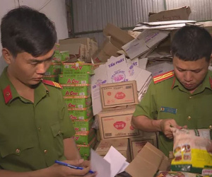 Gần 12 tấn hạt nêm, bột ngọt giả sắp tuồn ra thị trường