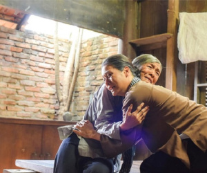 Đạo diễn Tiếng Sét Trong Mưa hé lộ màn đoàn tụ của bà Bảy và bé Bình, hứa hẹn cú twist chấn động?