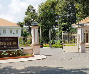 Nguyên Chánh văn phòng huyện ủy bị tố 'vụng trộm' với vợ bảo vệ