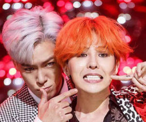 T.O.P (BIGBANG) có động thái 'cực mặn' chào đón G-Dragon trở về, hé lộ tin nhắn ngại ngùng của 'ông hoàng Kpop'